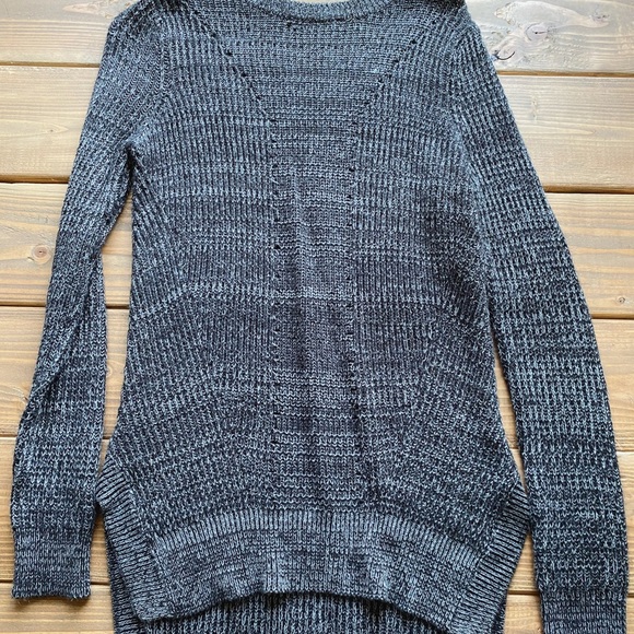 Sweaters - Picture 4 of 5